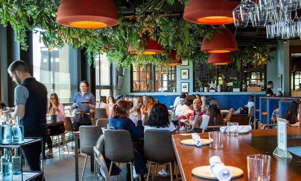 How to Run a Facebook Ad Campaign for an Oakville Restaurant (2025 Local Marketing Guide)